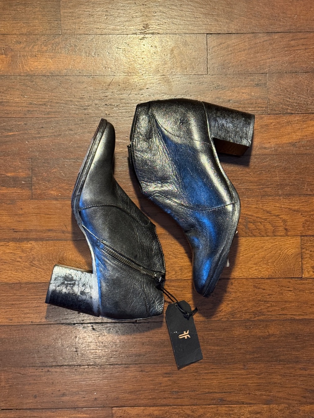 NWT Frye Metallic Black Leather Ankle Boots